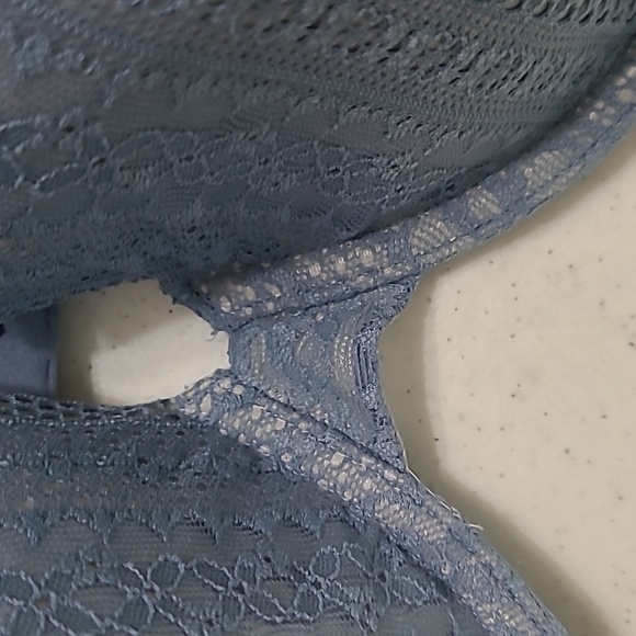 Victoria's Secret Blue with Lace Underwire Plunge Bra size 40DD - Picture 3 of 9
